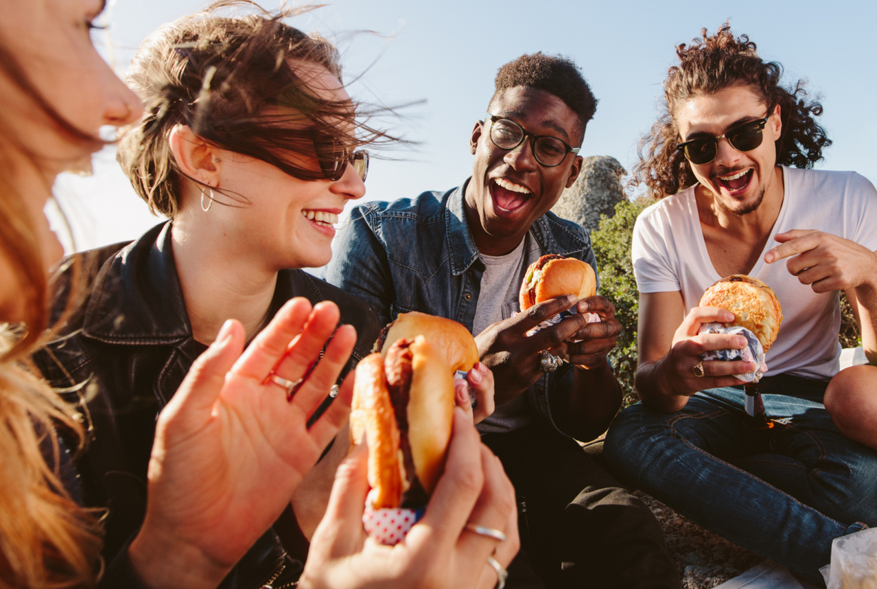 dia mundial do hambúrguer: conheça a história deste prato delicioso!